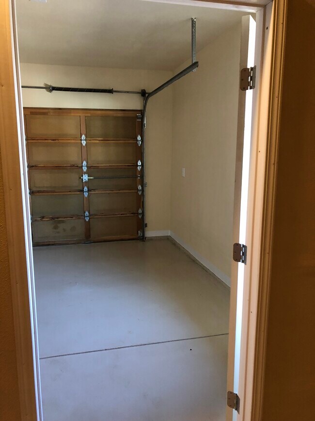 Building Photo - 2705 S 79th Ave
