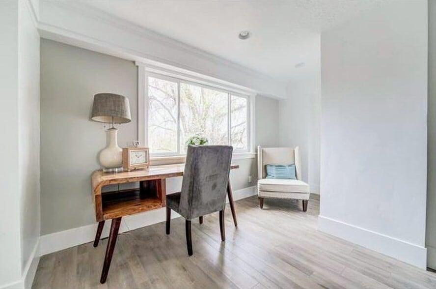 Front room - 2689 Highland Dr