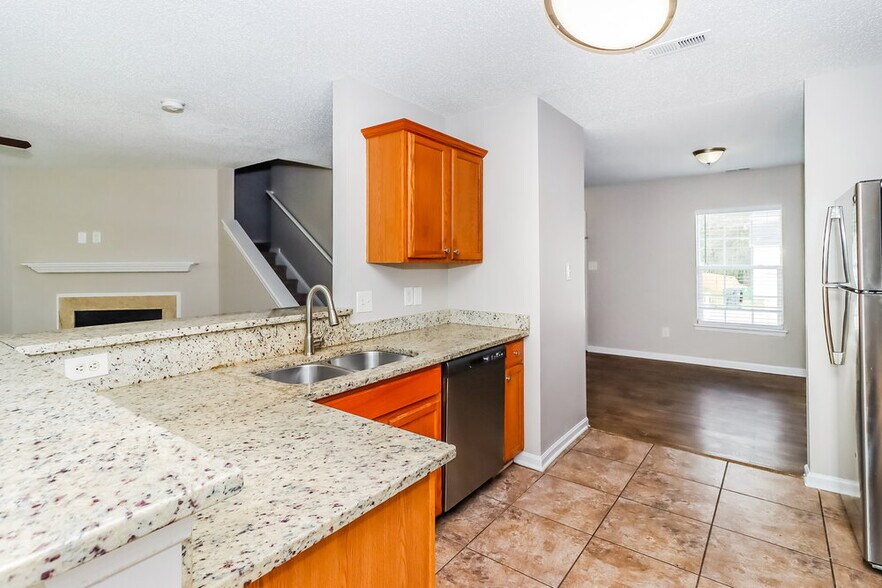 Building Photo - 2203 Pimpernel Rd