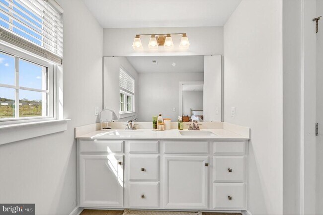 Building Photo - 167 Aspen Ln