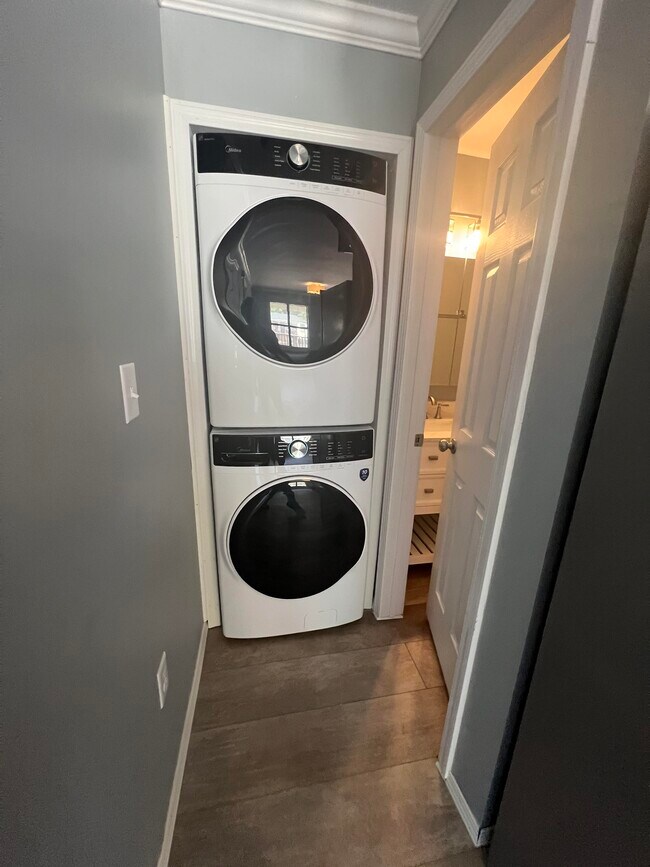 Building Photo - 103 Foxfire Dr