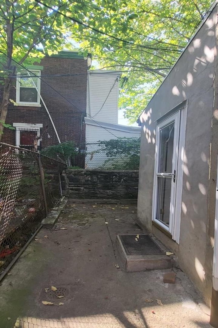Building Photo - 524 N 33rd St