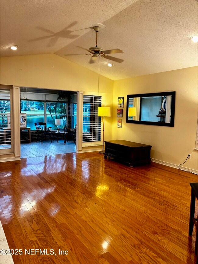 Building Photo - 109 Bay Hill Ct