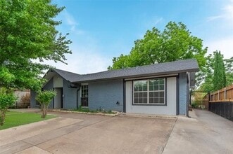 Building Photo - 1043 Elmwood-
