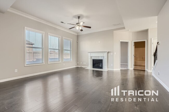 Building Photo - 2906 Cove View Ct SE