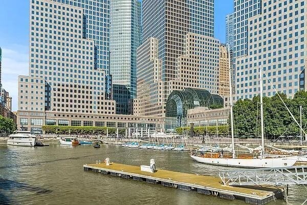 Building Photo - 380 Rector Pl