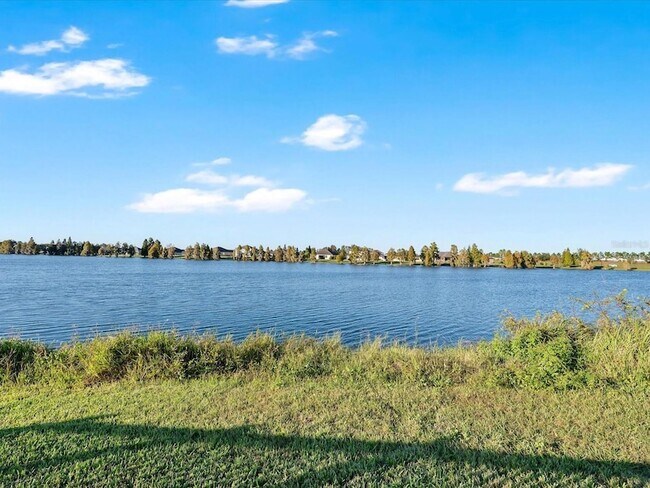 Building Photo - 2274 Geneva Dr