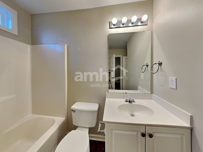 Building Photo - 200 Crossview Dr