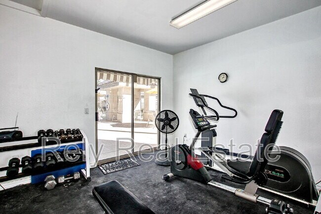 Building Photo - 2801 N Litchfield Rd