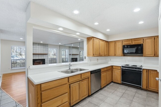 Building Photo - Grand in Grapevine