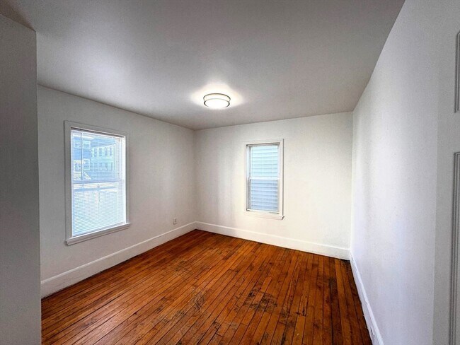 Building Photo - 11 Fairmont Pl