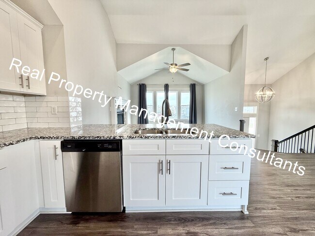 Building Photo - $500 off Move In Special on 4-bedroom, 3-b...