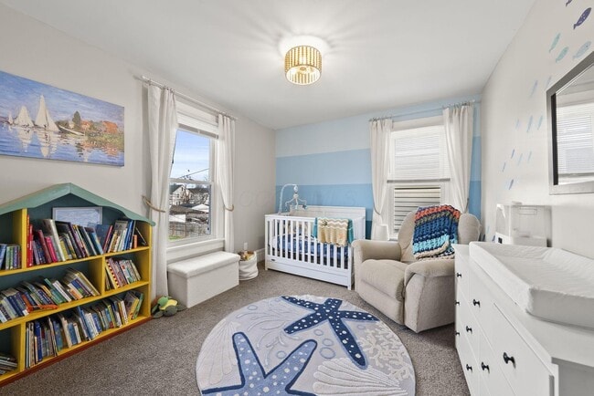 Building Photo - 664 Siebert St