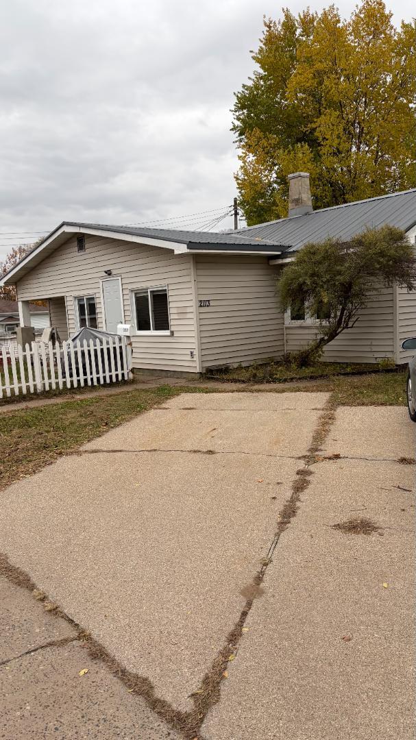 Building Photo - 2113 17th St S