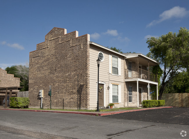 Building Photo - Heritage Square