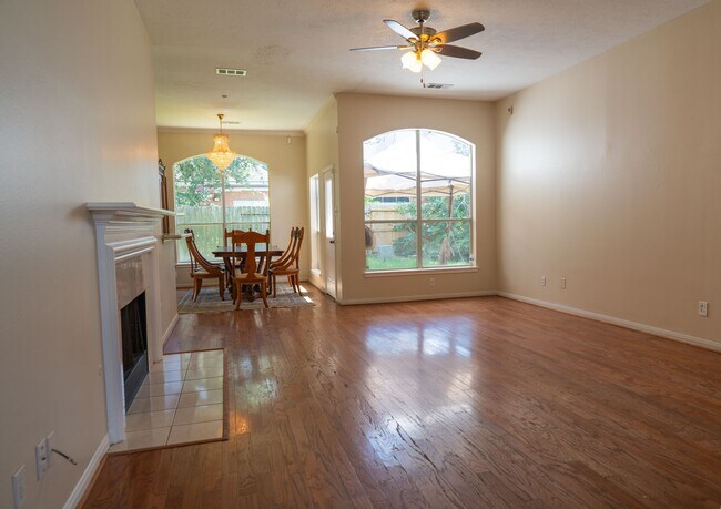 Building Photo - 15627 Rosewood Hill Ct