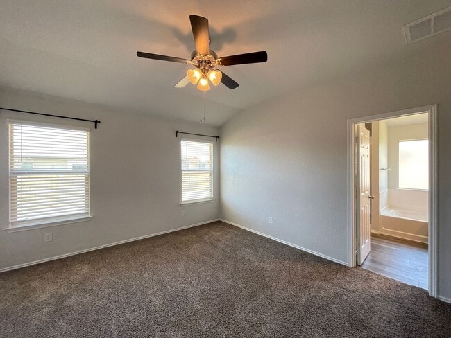 Building Photo - 301 Saddleback Trl