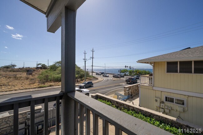 Building Photo - West Side Paradise – Updated 3-Bed, 2-Bath...