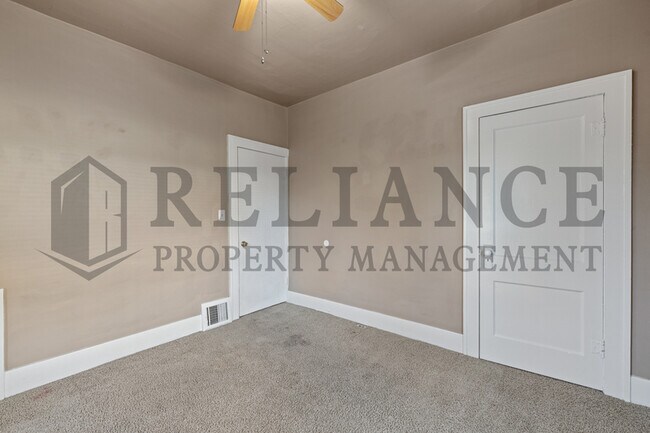 Building Photo - 806 N Faulkner St