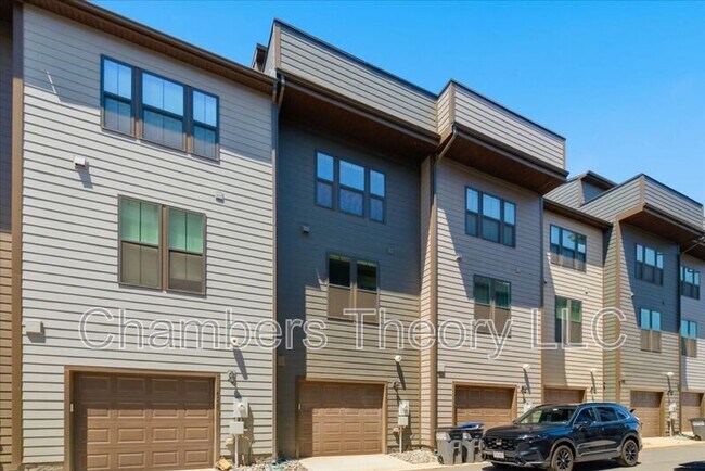 Building Photo - 4322 Ellipse Ter