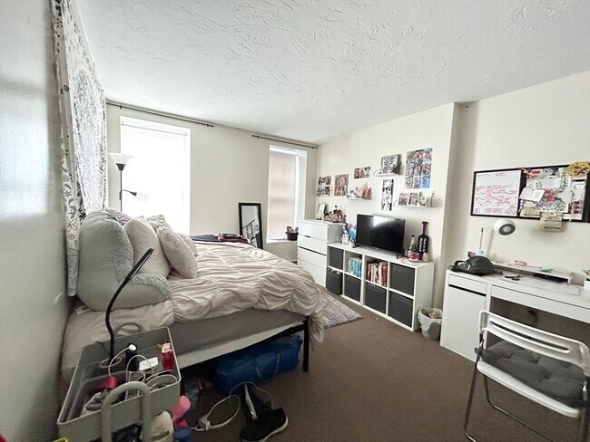 Building Photo - 90 Hammond St