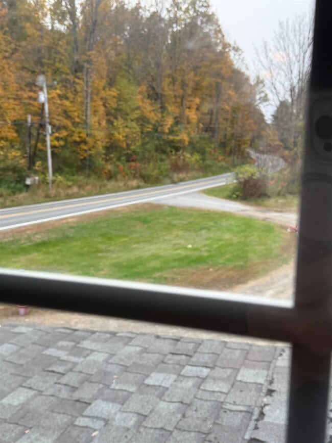 Building Photo - 586 Bellows Falls Rd