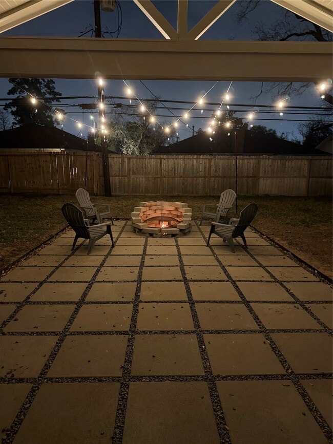 Building Photo - 10411 Londonderry Dr