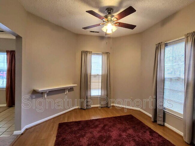 Building Photo - 901 Willow Point