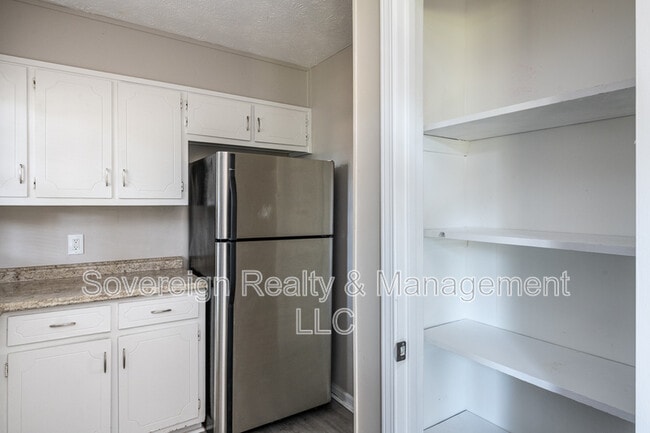 Building Photo - 580 Downing St