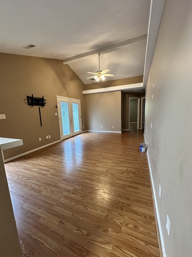 Building Photo - 499 Sivley Rd