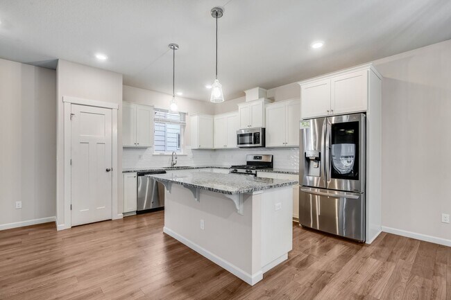 Building Photo - Beautiful 4 Bed, 3 Bath Rental Home in Hillsboro!