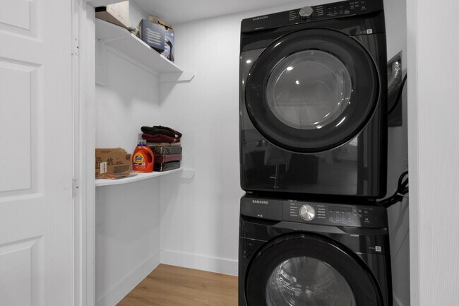 Building Photo - 6726 Dumble St