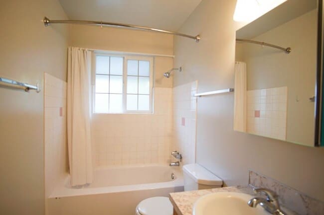 Building Photo - Mid-Century 2-Bedroom in Sullivan's Gulch-...