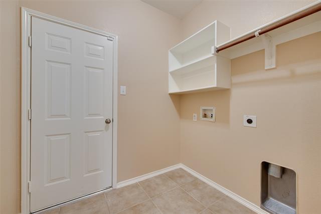 Building Photo - 2042 Brook Meadow Dr