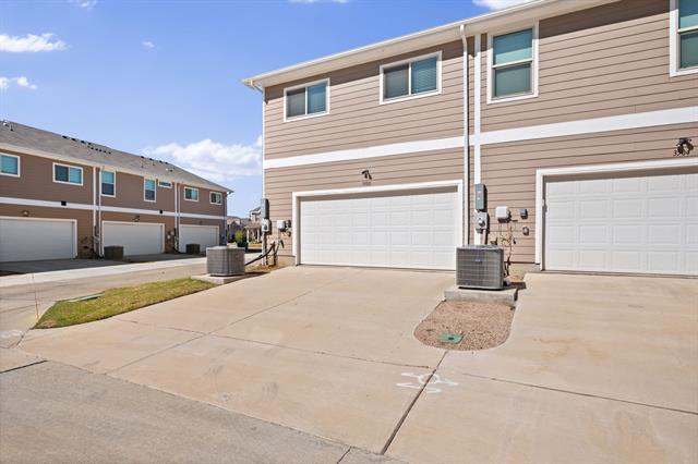 Building Photo - 3500 Brentwood Dr