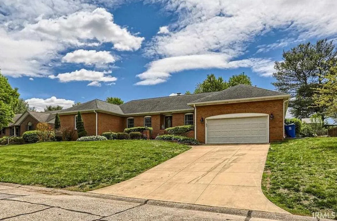 Building Photo - 10377 Chippewa Dr