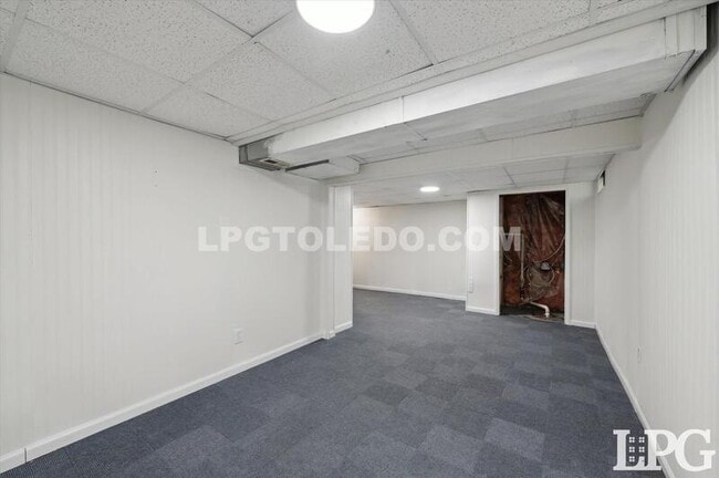 Building Photo - 2121 Bromford Rd