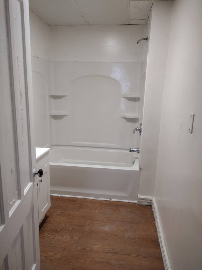 Building Photo - 1426 Sunset Ave