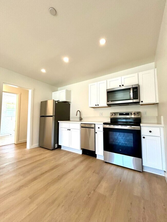 Building Photo - Now Leasing for the 2026-2027 School Year:...