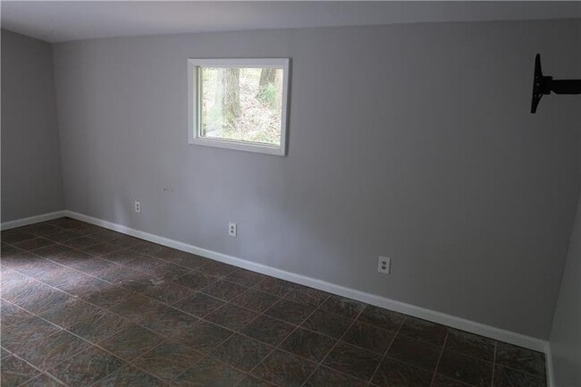 Building Photo - 4944 Shiloh Dr