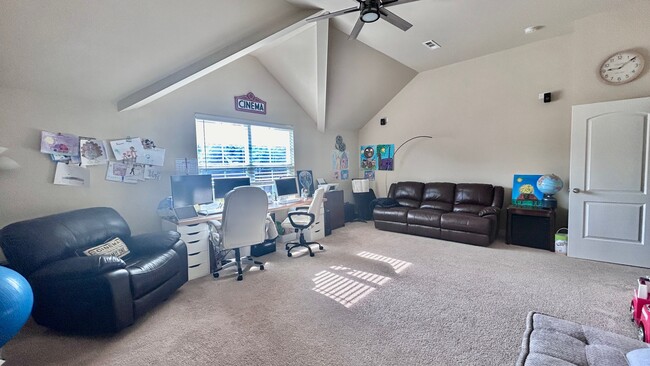 Building Photo - 4209 Longfellow Dr