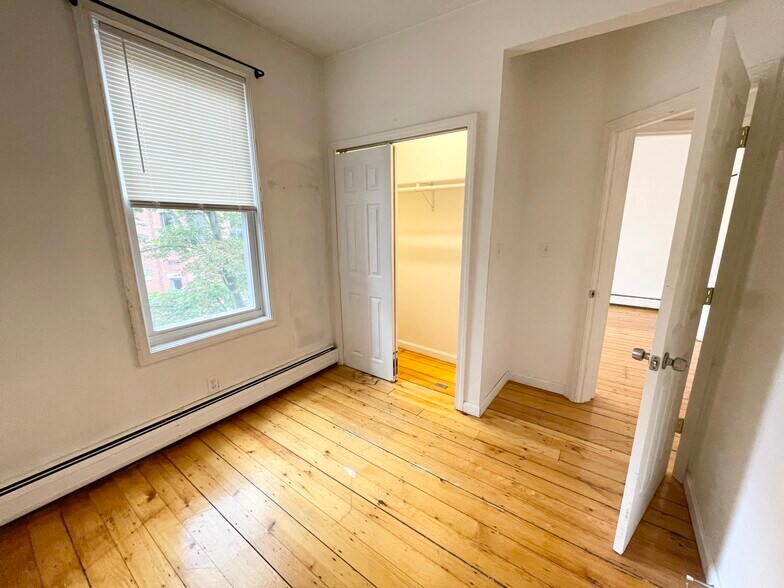 Building Photo - 20 Delle Ave