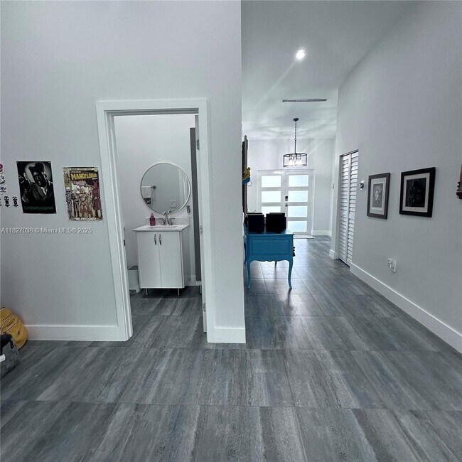 Building Photo - 16012 SW 64th Terrace