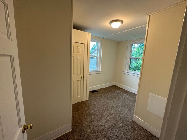 Building Photo - nbr440