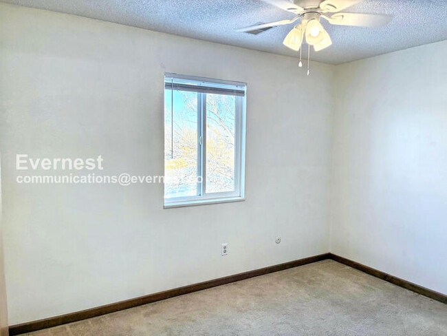 Building Photo - 4713 9th St Rd