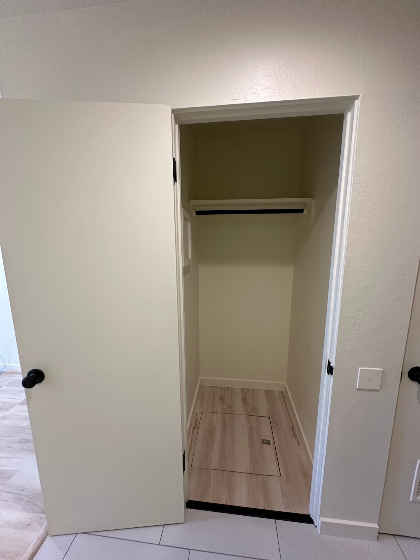 Building Photo - 1120 McClellan Ave