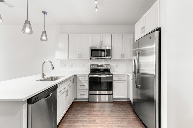 Building Photo - 1638 54th Ave N