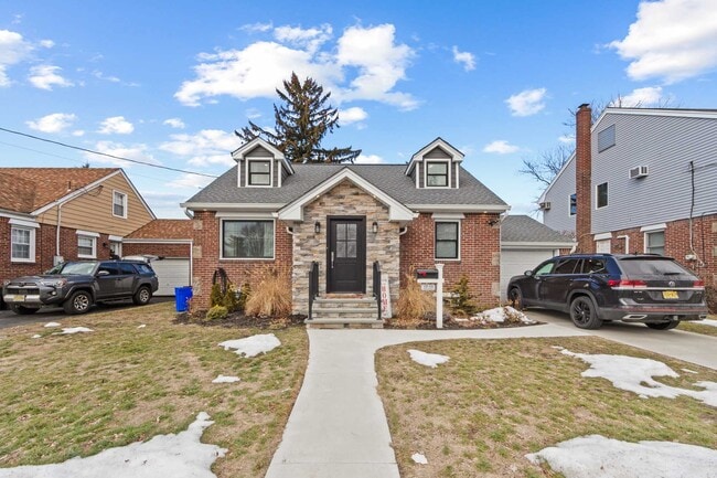 Building Photo - 17-11 Berdan Ave