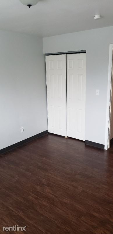 Building Photo - 1 br, 1 bath Apartment - 3050 Mickey Ave