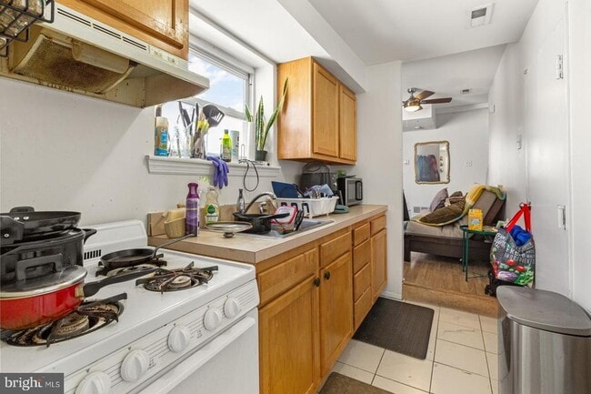 Building Photo - 1608 Swain St